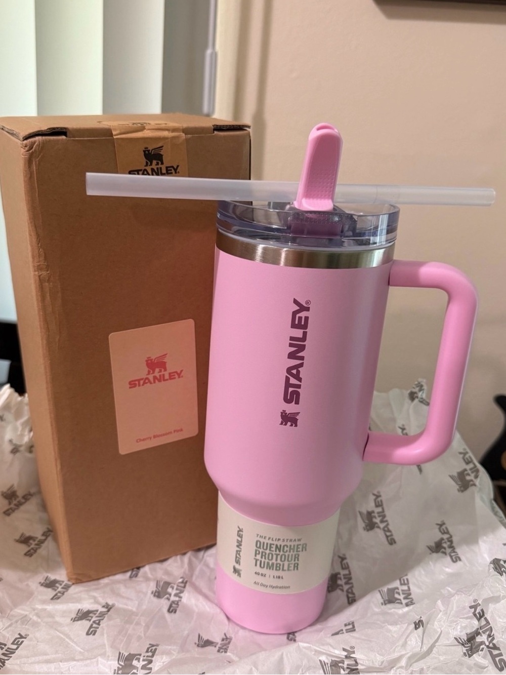 Pastel Pink The Quencher ProTour Flip Straw 40 OZ - NWT 🩷